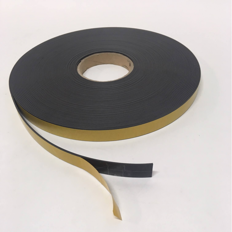 Rouleau de ruban adhésif magnétique – 3/4 po x 100 pi S-20008 - Uline